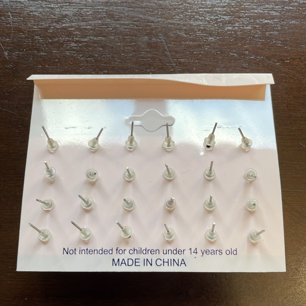NWT pearl faux earrings! 12 pair different sizes!! - Picture 2 of 2